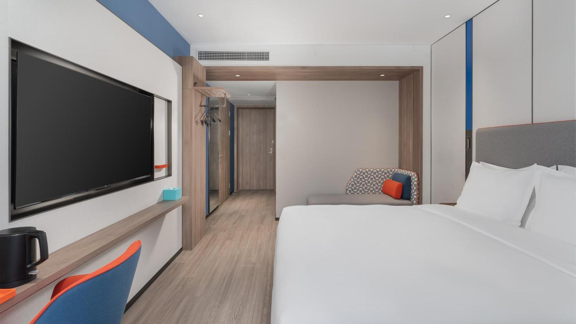 Holiday Inn Express Qingdao Shibei By Ihg Exterior photo
