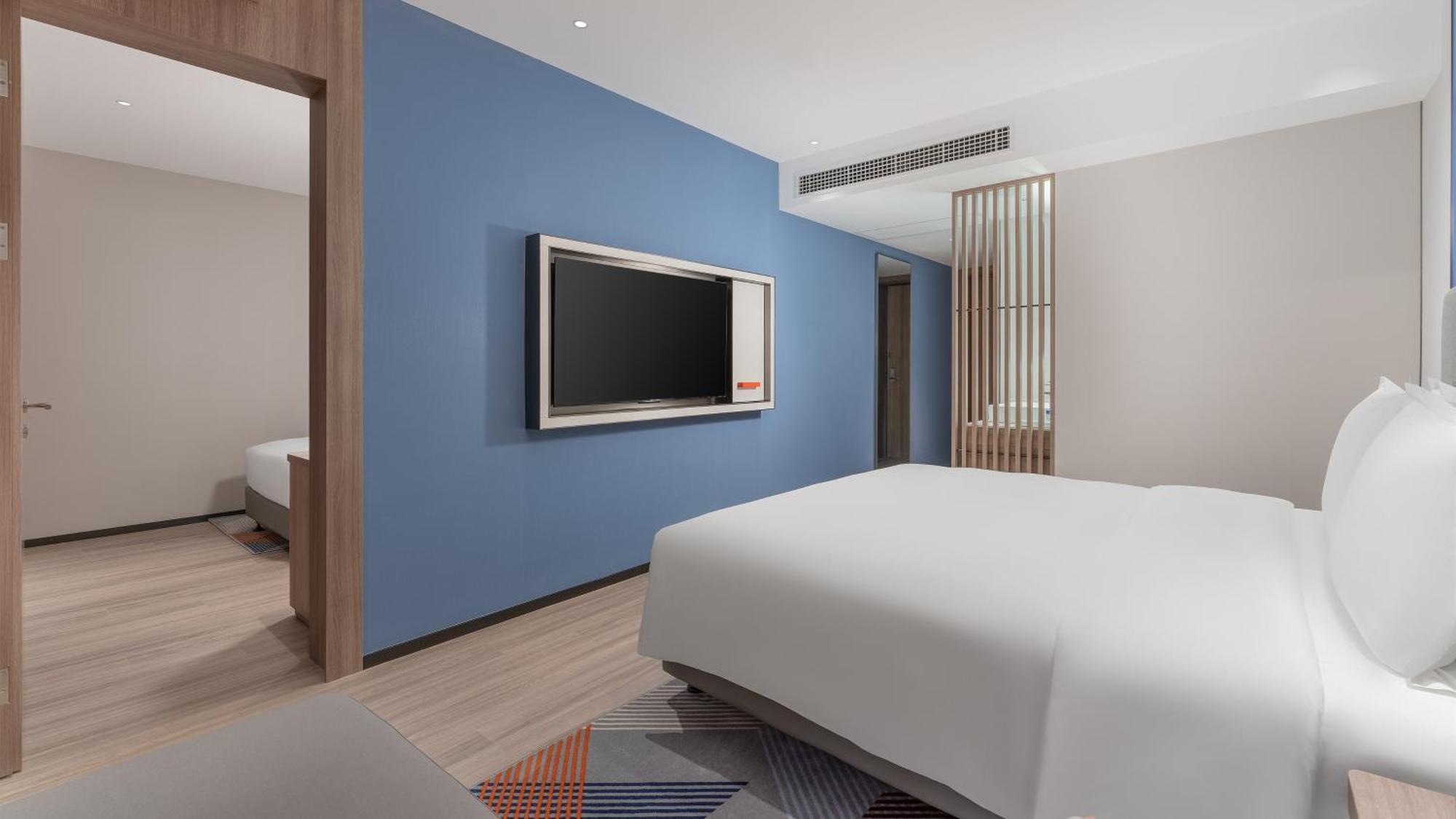 Holiday Inn Express Qingdao Shibei By Ihg Exterior photo