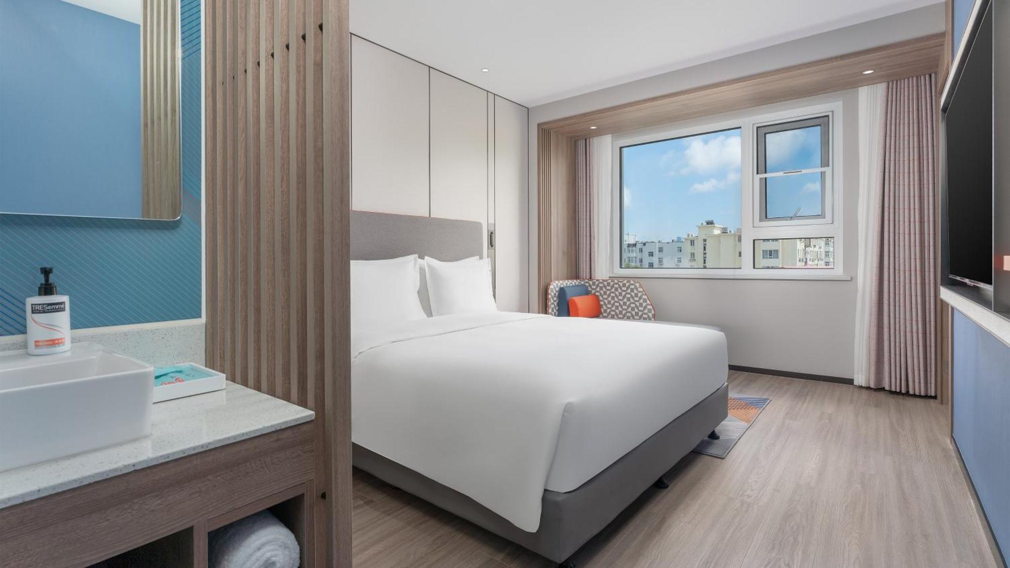 Holiday Inn Express Qingdao Shibei By Ihg Exterior photo
